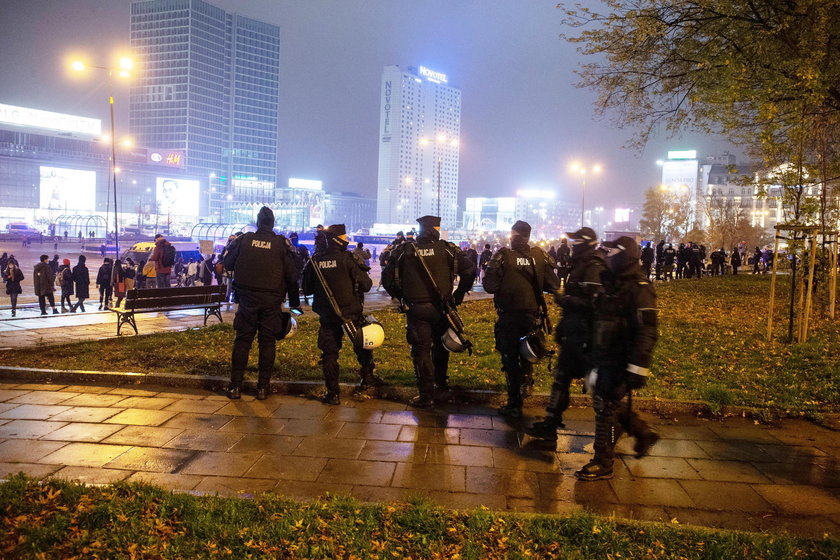 Policja zapowiada zdecydowane działania wobec protestujących