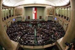 'Straszenie PiS-em już tak mocno nie działa'. NAJNOWSZY SONDAŻ