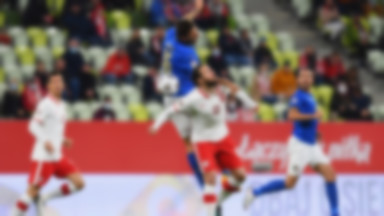 Grzegorz Krychowiak w ogniu krytyki po meczu z Włochami. "Od dawna jest problemem tej kadry"