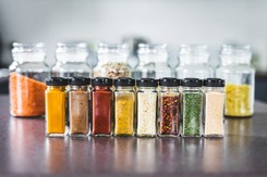 Tę przyprawę na pewno masz w domu. Działa przeciwrakowo, pomaga na wzdęcia