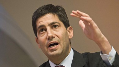 nominacja kevina warsha wstrząsnęła walutami i surowcami. notowania kg