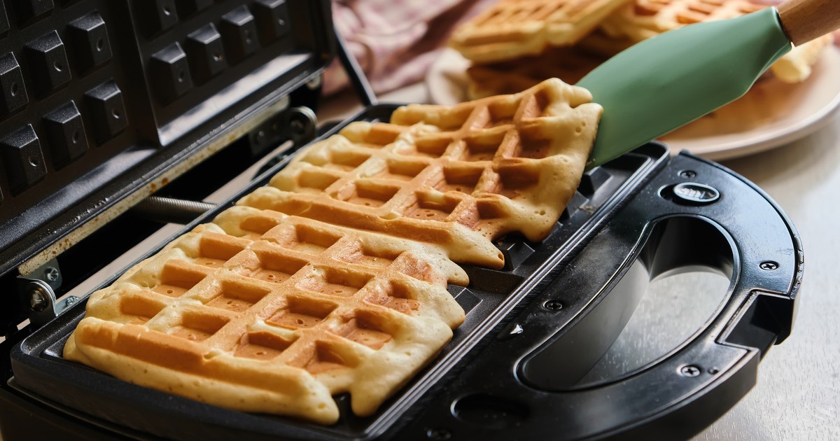 Smak wakacji na co dzień. Ile kosztują nowoczesne, domowe gofrownice?
