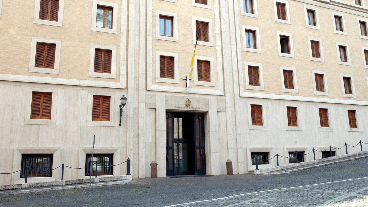 Papież Franciszek w tym domu mieszkał i zmarł. Watykański "hotel" to pomysł Jana Pawła II