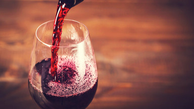 Co zrobić z resztką wina? Nie musisz wylewać ani pić na siłę