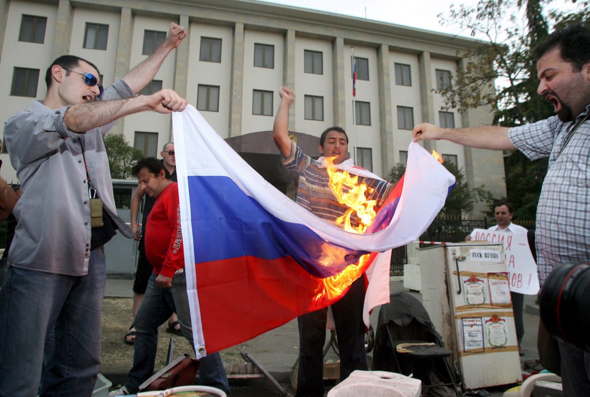 Pikieta przed ambasadą Rosji w Tbilisi
