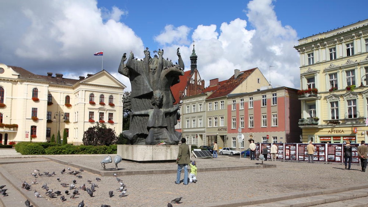 Zwiększenie dochodów i ograniczanie wydatków zapisano w budżecie Bydgoszczy na 2013 rok. Według skarbnika budżet ten jest realny, gdyż przewidziano w nim odpowiednio wysokie rezerwy i nadwyżki gwarantujące bezpieczeństwo miejskich finansów.