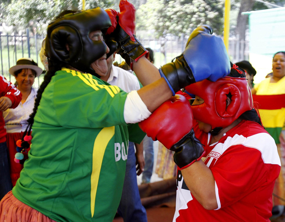 2010-05-13T223700Z_01_LIM105_RTRIDSP_3_PERU.jpg