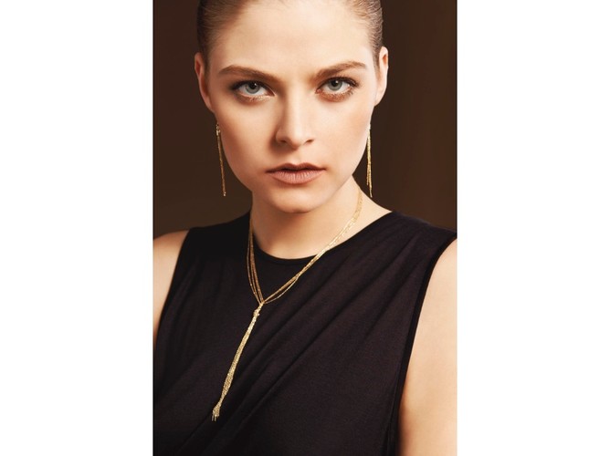 Nicole Rosłaniec w zimowej sesji APART.