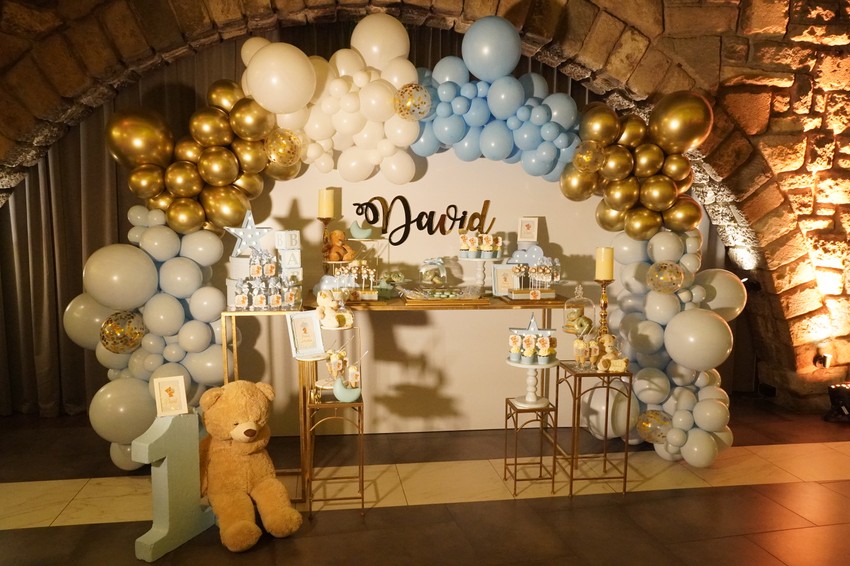 Detalji na rođendanu sina Luke Jovića