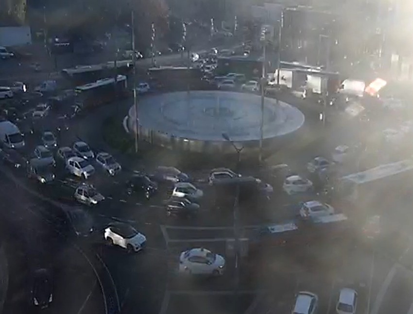 Krcato je i na kružnom toku na Slaviji