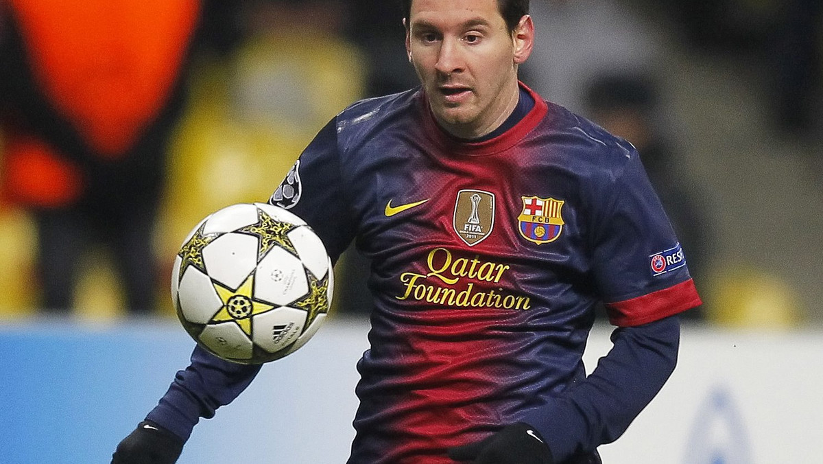 Gracz FC Barcelona Lionel Messi podkreślił, że skupia się tylko i wyłącznie na swoich występach. - Staram się dawać zespołowi jak najwięcej - stwierdził Argentyńczyk.