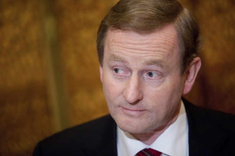 Enda Kenny - premier Irlandii

Rocznie: 246 000 USD,
Miesięcznie: 20 500 USD,
Dziennie: 984 USD.