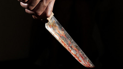 Döbbenetes: késsel sebesítette meg élettársát egy borsodi férfi, mert kérdezni mert tőle