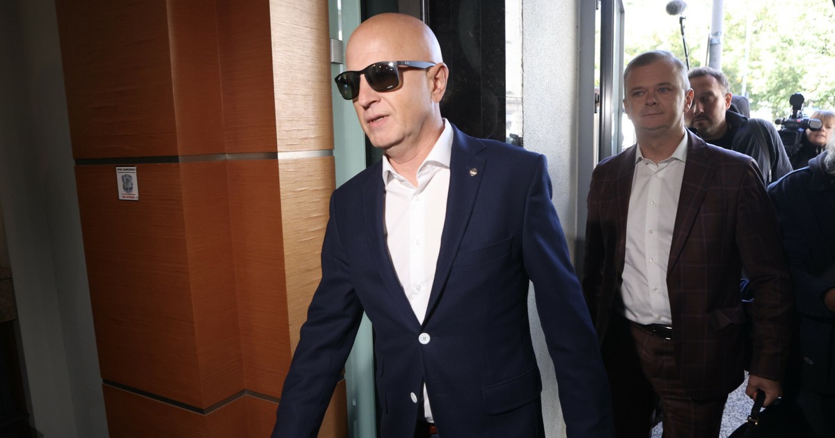 Jarosław Szymczyk z zarzutami za granatnik. Byłemu szefowi policji grożą lata więzienia