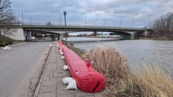 Groźba powodzi. Ogłoszono alarm, rzeka przybiera