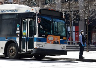 Naczelny lekarz USA: Przyszły tydzień będzie jak Pearl Harbor