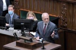 "Pan wybiera rodziny". Antoni Macierewicz usłyszał słowa pełne emocji