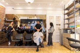 Frizeri i dermatolozi otkrili da KOSA može da OPADA zbog jedne česte INFEKCIJE: Upozoravaju koliko je bitna edukacija i da "JEFTINO ŠIŠANJE" ipak može skupo da vas košta