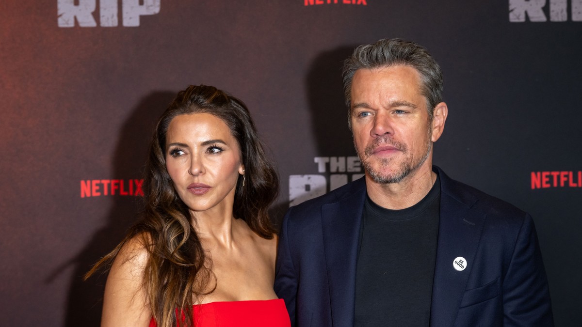 Met Dejmon sa suprugom