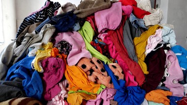 koniec z obowiązkiem oddawania tekstyliów do pszok-ów. będą odbierane cyklicznie tak jak inne odpady