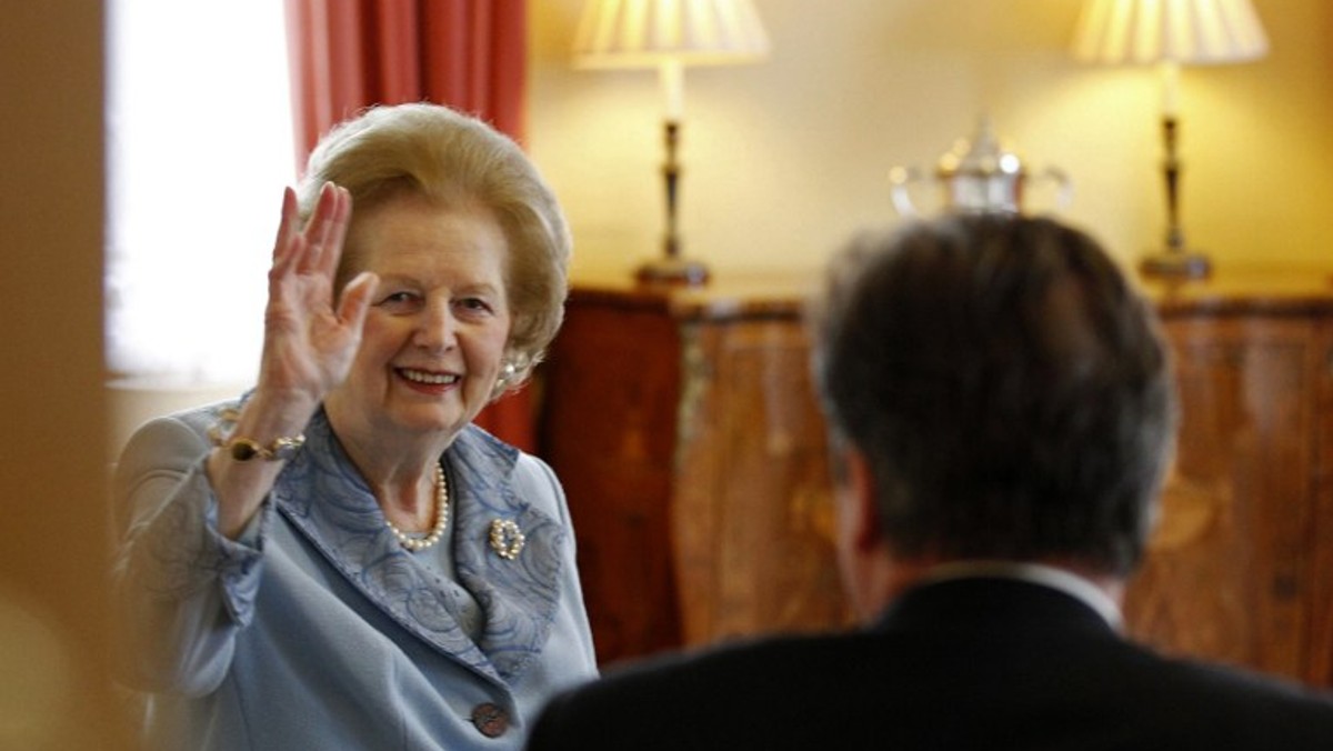 Sprzedawane na dorocznym zjeździe centrali związkowej TUC w Brighton czarne podkoszulki z obraźliwym napisem wobec byłej konserwatywnej premier Margaret Thatcher (1979-90) ściągnęły gromy na ich sprzedawcę. Ten jednak nie narzeka, bo sprzedają się dobrze.