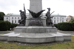 Pomnik Kościuszki w Warszawie znów zniszczony. 'Black Lives Matter. Still'