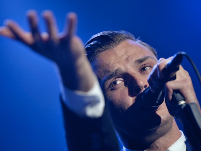 Theo Hutchcraft, wokalista brytyjskiego zespołu Hurts
