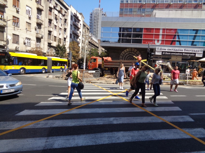 Iako je precrtano ipak prelaze