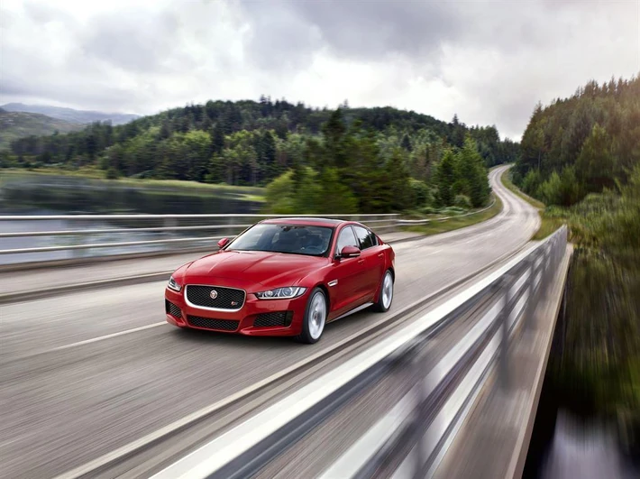 Jaguar XE S