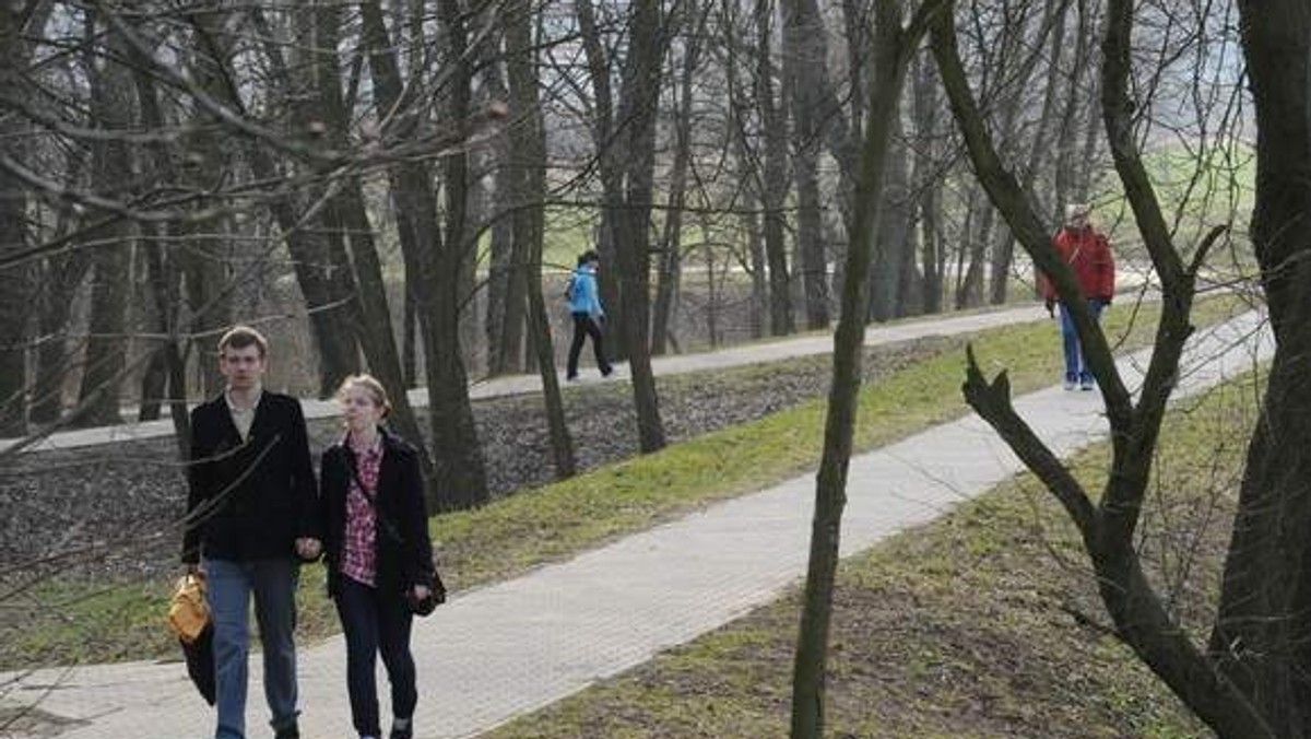 "Nowa Trybuna Opolska": Straż miejska tłumaczy, że to przez wandali.