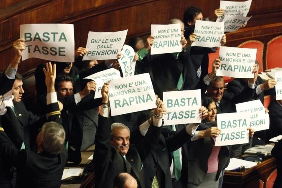 parlament włochy protest