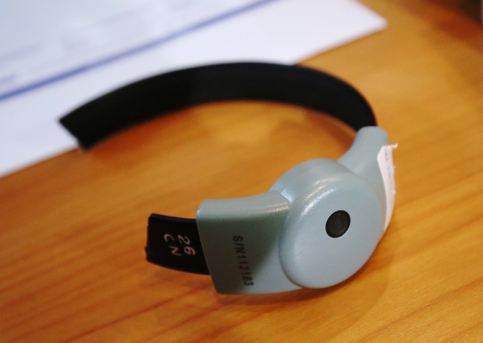 Elektroniczna bransoletka do elektronicznego nadzoru