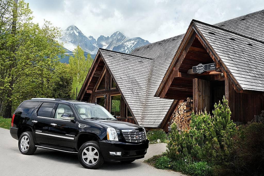 Luxusný Cadillac s podpisom Madonny išiel do dražby.