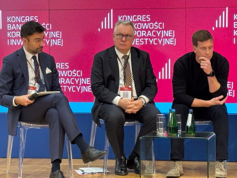 Banki wchodzą w sektor zbrojeniowy. Decyzja już zapadła, ale potrzeba długoterminowej strategii państwa