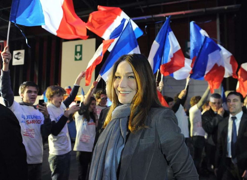 FRANCE2012-ELECTIONS-VOTE-PS-HOLLANDE
