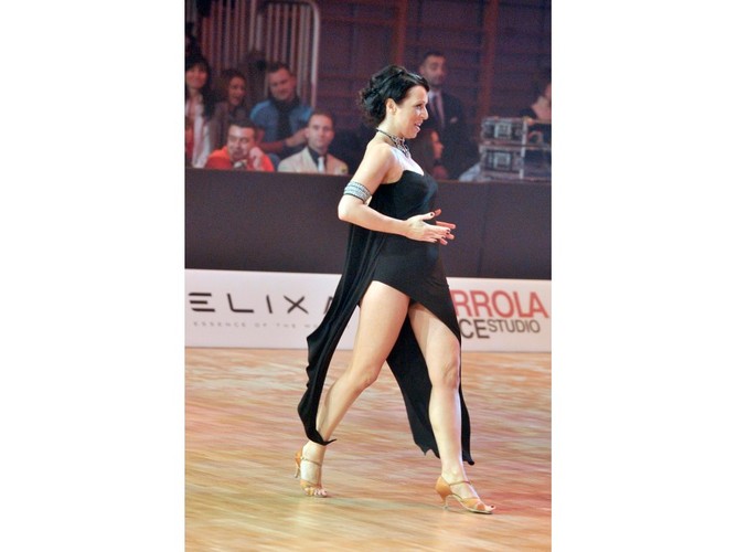 Katarzyna Pakosińska na parkiecie podczas profesjonalnego turnieju tańca