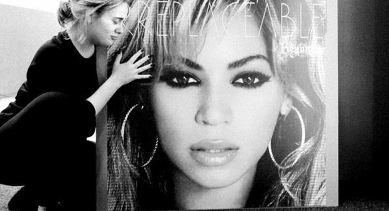 Adele worships Beyonce