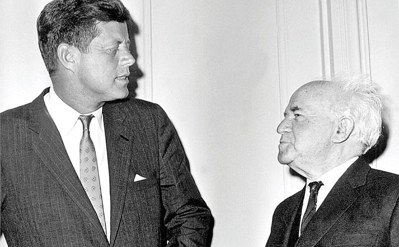 Kennedy (z lewej) i Ben-Gurion