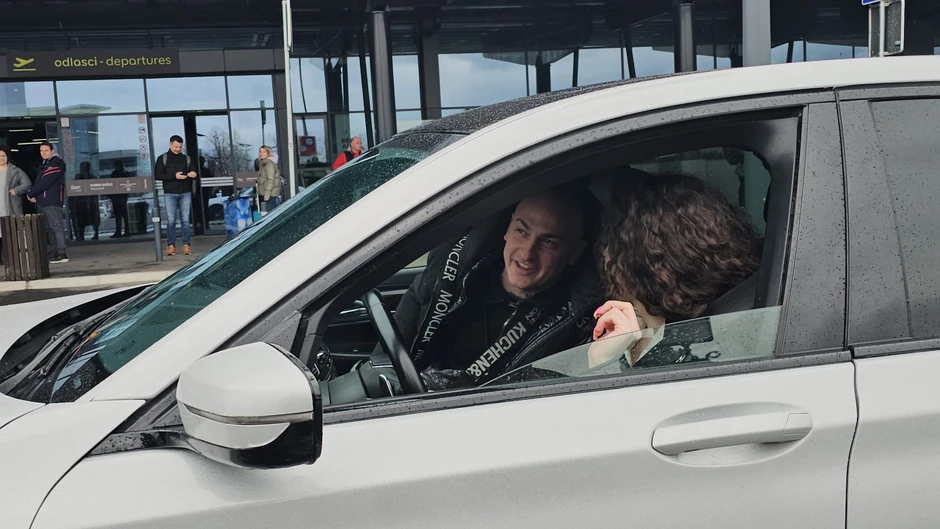 Poznati na aerodromu