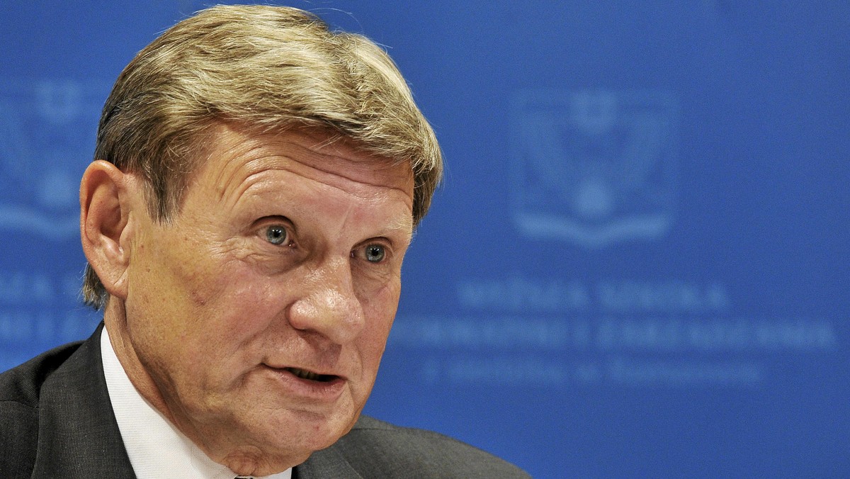 Prof. Leszek Balcerowicz ocenia, że spełnienie kryteriów z Maastricht, niezbędne do przyjęcia euro, jest w interesie polskiej gospodarki. Ekonomista podkreślił, że to tylko jeden z elementów reform, koniecznych, by zapobiec trwałemu spowolnieniu w Polsce.