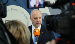 bułgarski rząd posłuchał niezadowolonej ulicy