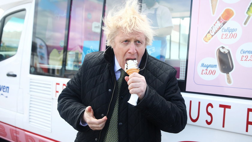 Boris Johnson wybrał się na lody. Brytyjski premier ma powody do radości