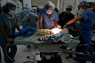 Prywatne kliniki żerują na publicznych