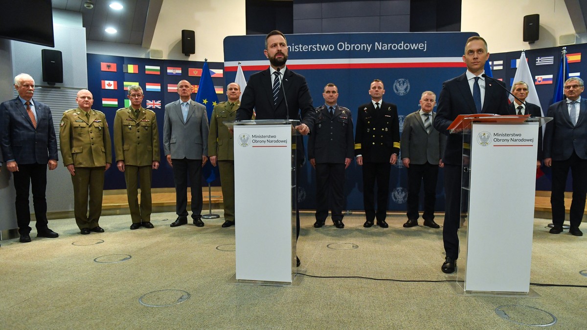 Podkomisja smoleńska Antoniego Macierewicza. Ruch rządu