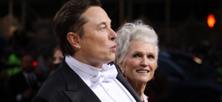 Elon Musk brylował z mamą na "modowych Oscarach". To znana modelka