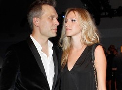 Żebrowski nie pozwala żonie na karierę? Preferuje tradycyjny podział ról