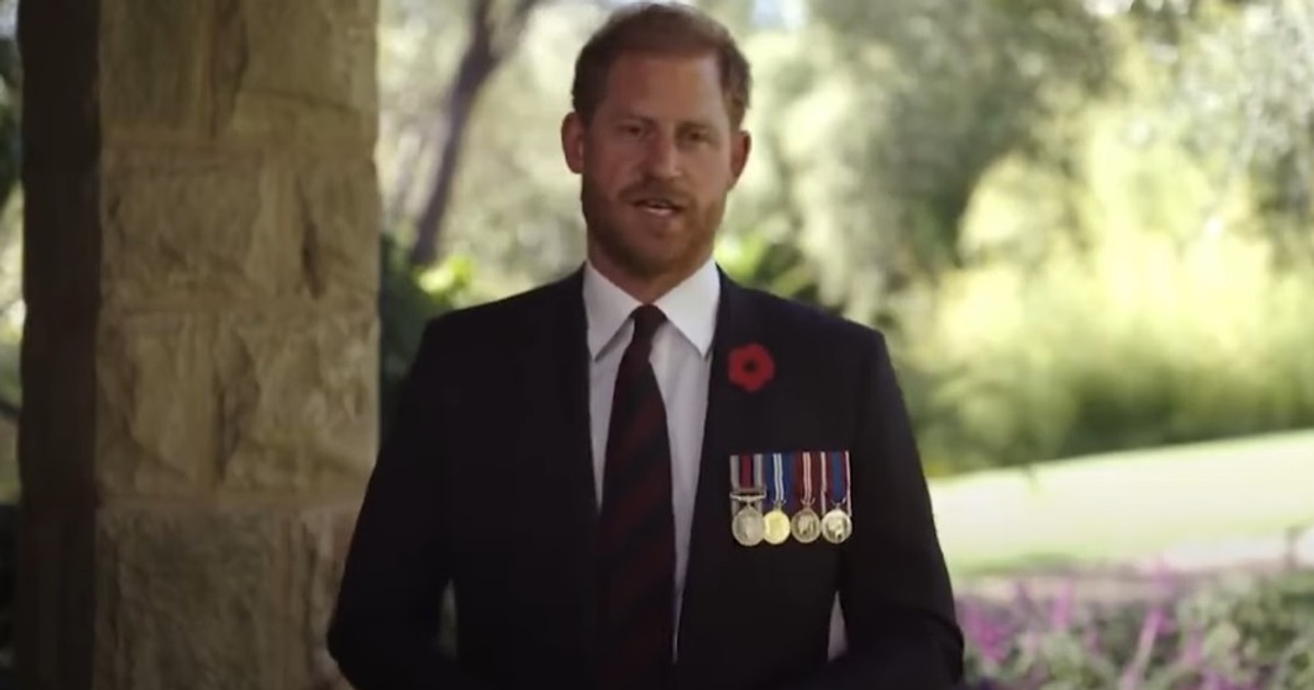 Książę Harry debiutuje jako standuper. Założył cztery medale wojskowe
