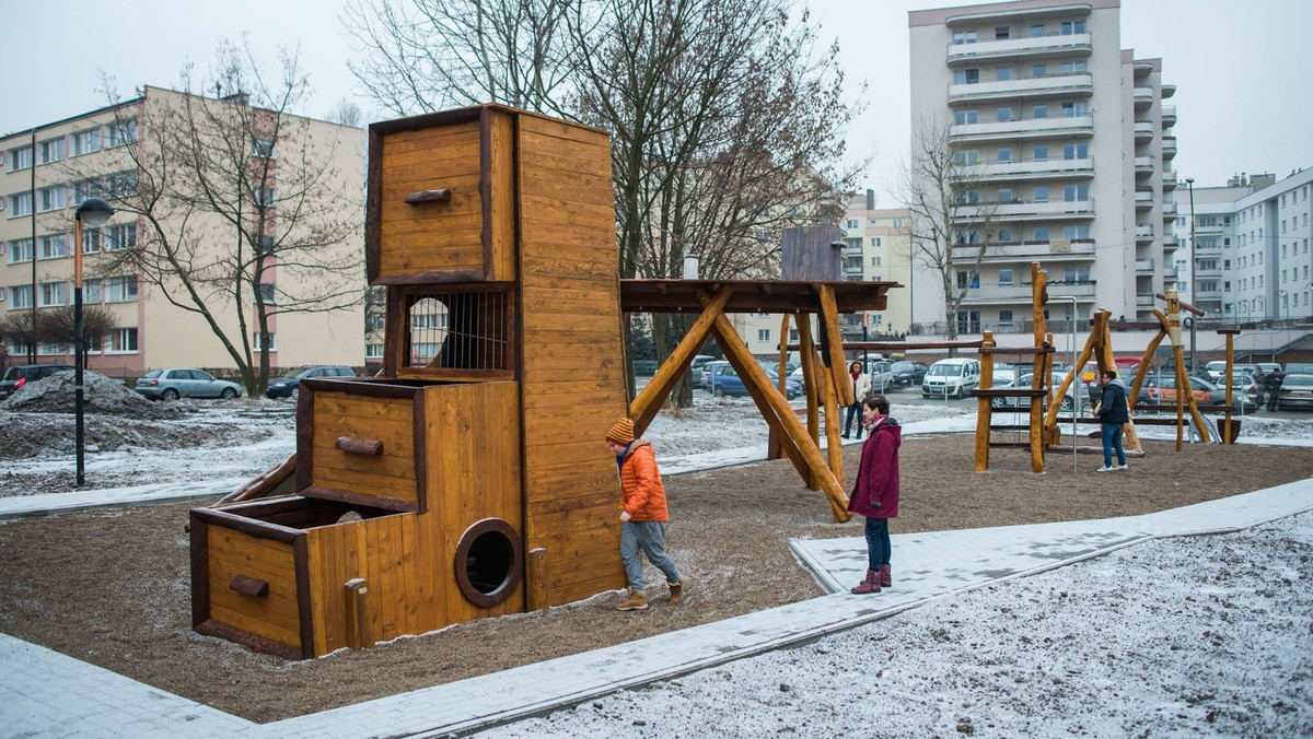 Nowy plac zabaw, siłownia plenerowa, chodnik, zajęcia dla dzieci lub seniorów, a może coś zupełnie innego? Każdy z nas może mieć wpływ na to, co będzie się działo w najbliższej okolicy. Dziś ostatni dzień na zgłaszanie projektów do budżetu partycypacyjnego w Warszawie na przyszły rok. Do podziału jest ponad 61 mln zł.