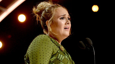 Adele wybaczyła ojcu przed jego śmiercią. "Puściłam mu mój album"