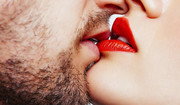 Lubisz się całować? Sprawdź, ile wiesz o pocałunkach. Jak całowanie wpływa na twoje ciało i zdrowie? Quiz